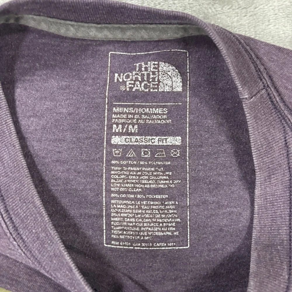 The North Face Mens Purple Graphic Mountain T-Shirt Classic Fit Medium Heathered